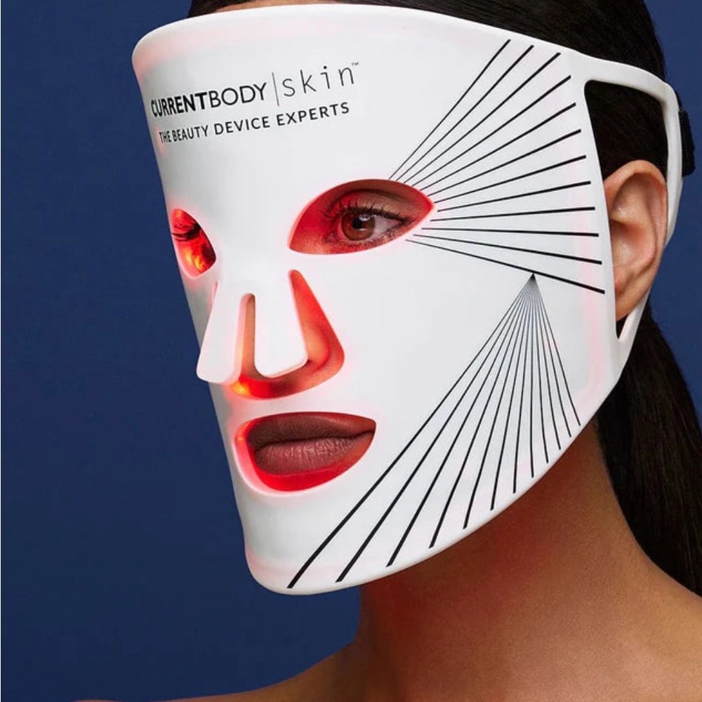 CurrentBody LED mask (Emily in Paris - Red light LED mask)